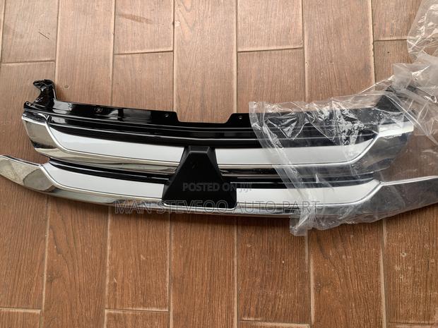Mitsubishi Outlander Front Bumper Grill 2017