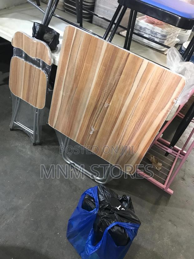 Foldable Table and Chair · Photo 1
