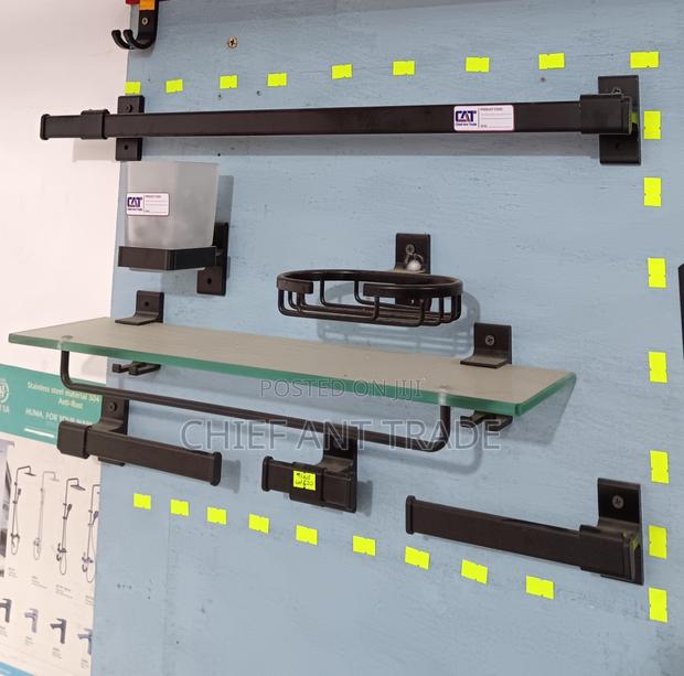 Classy Bathroom Accessories. Black · Photo 2