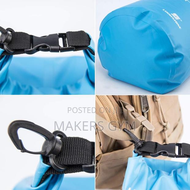 Waterproof Bag (100% 30liters) · Photo 4