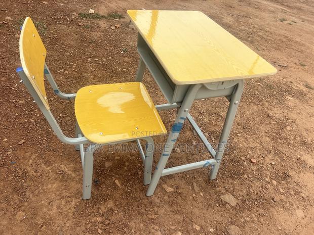 Student Desk · Photo 1