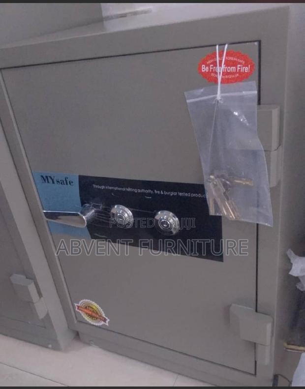 Fireproof Money Safe · Photo 2
