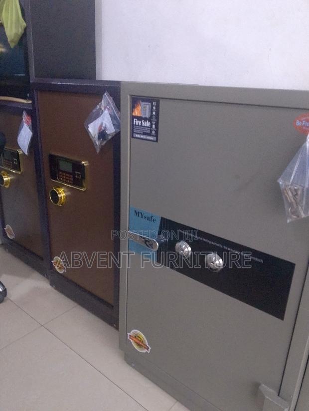 Fireproof Money Safe · Photo 2