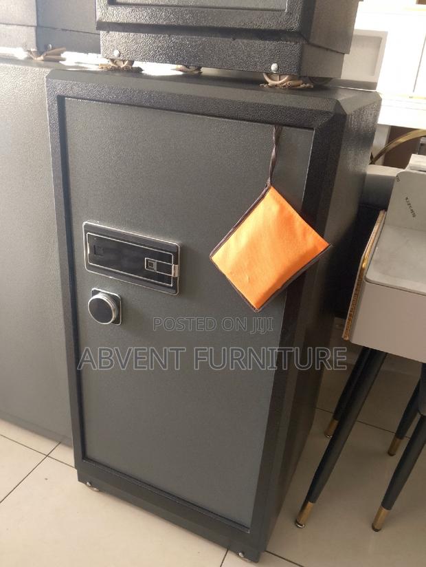 Fireproof Money Safe · Photo 2