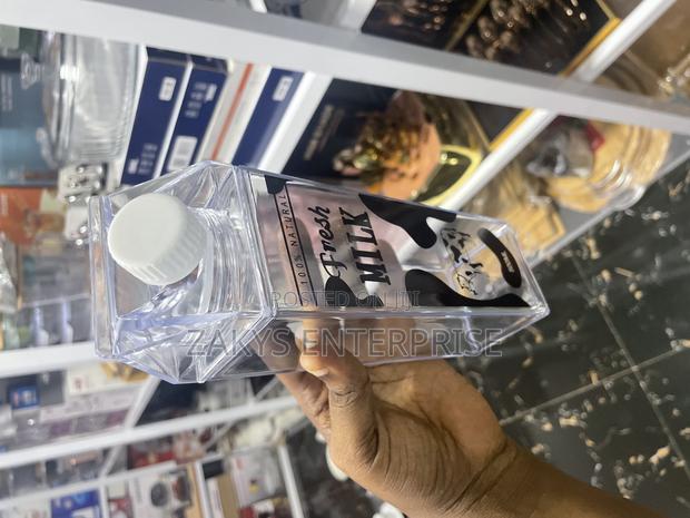 Acrylic Juice Bottle · Photo 4