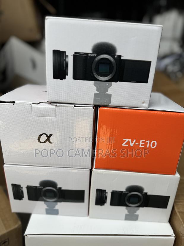 Sony Zv-E10 With 16-50mm Lens · Photo 2