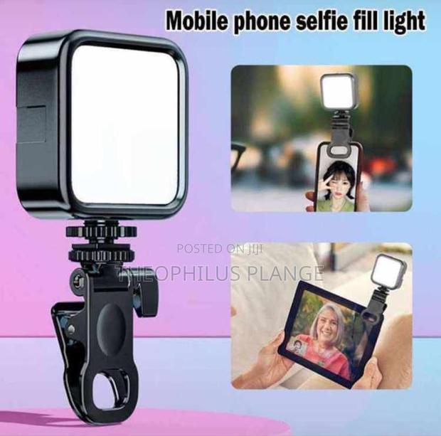 Mobile Phone Selfie Fill Light · Photo 2