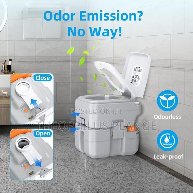 Outdoor Portable Toilet · Photo 4