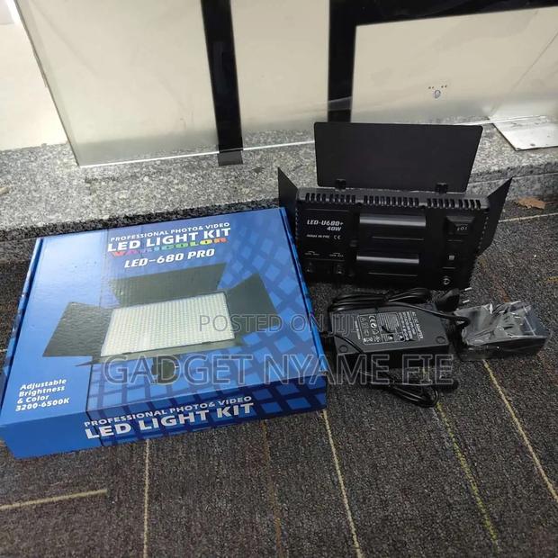 50 Watts Professional Video Photo LED Light Kit · Photo 4