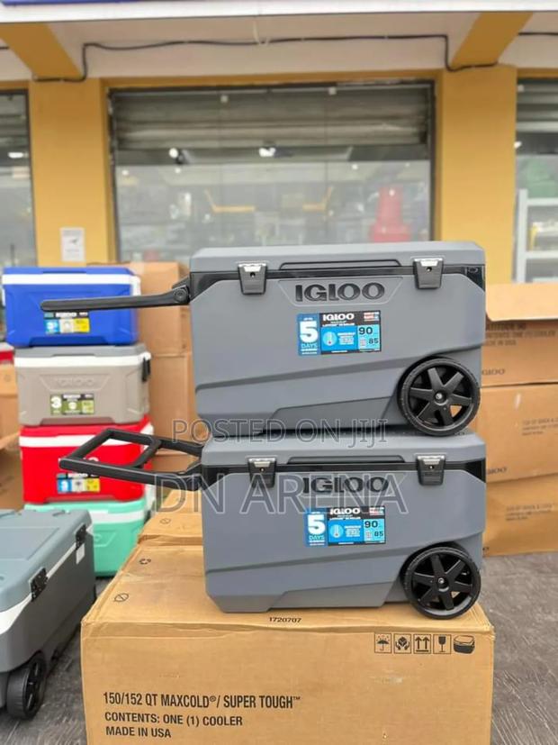 Igloo 90quart Roller Ice Chest photo 5