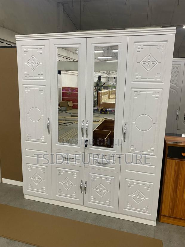 Quality Four Door Wardrobe · Photo 1