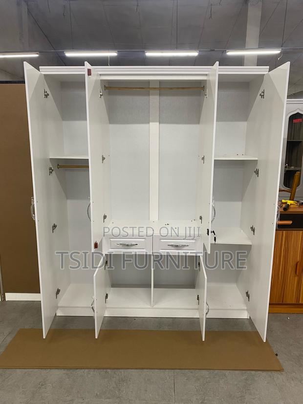 Quality Four Door Wardrobe · Photo 2
