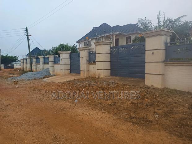 One Plot Available for Sale in Santasi Kokoben · Photo 2