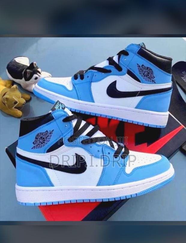 Jordan 1 High Dunk University Blue . Highly Authentic · Photo 4