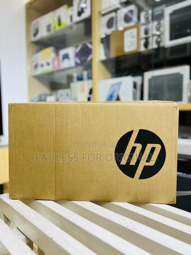 New Laptop HP 15-Ra003nia 4GB AMD Ryzen 3 SSD 1T · Photo 4