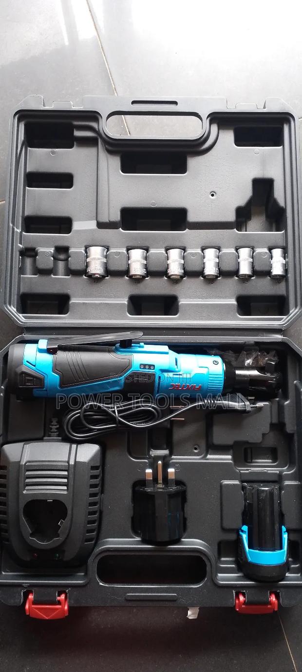 Fixtec 12V Cordless Ratchet Wrench · Photo 3