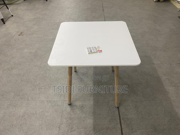 Quality White Table · Photo 3
