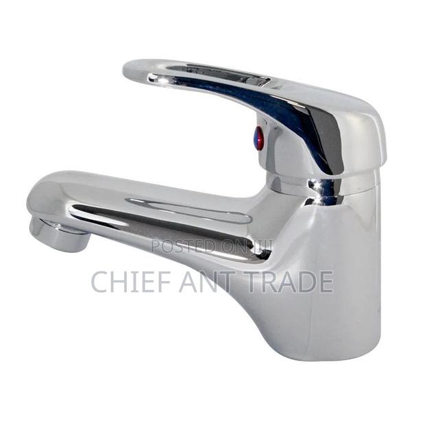 Short Faucet / Tap. Hot Cold. DK01 · Photo 2