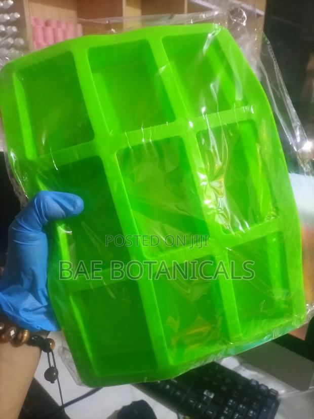 9 Cavity Sillicone Soap Mold · Photo 3