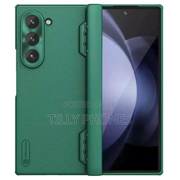 Galaxy Z Fold 6 Frosted Shield Case · Photo 4