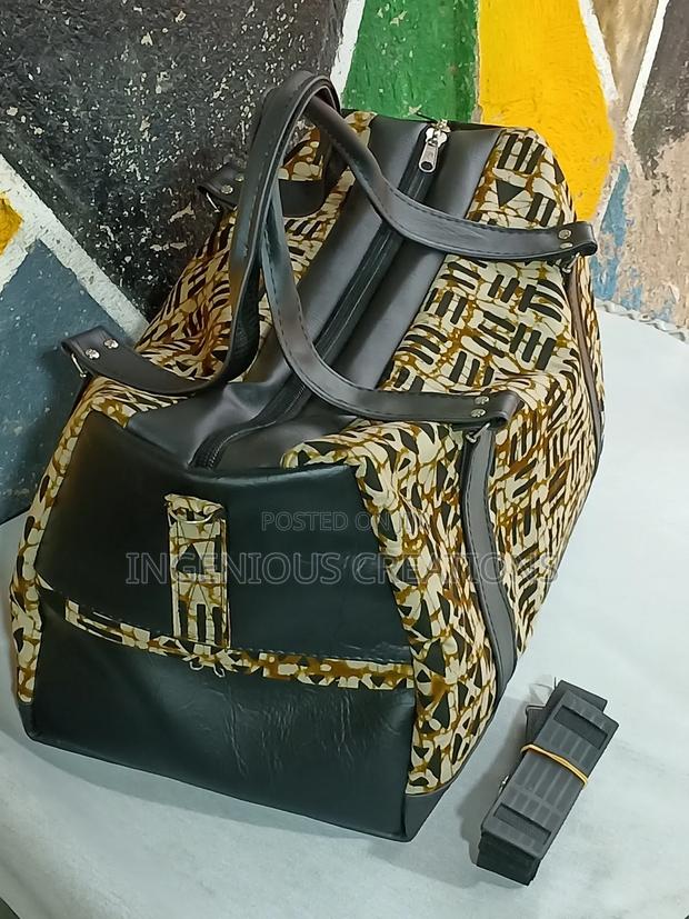 Travel Bag · Photo 4