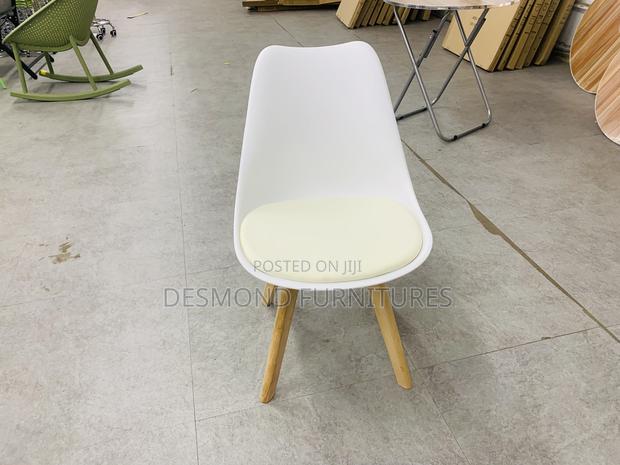 Chairs Chairs · Photo 1