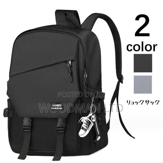 Large Capacity Unisex Backpack · Photo 3