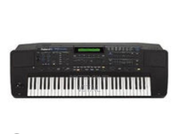 Roland E-70 Intelligent Synthesizer · Photo 3