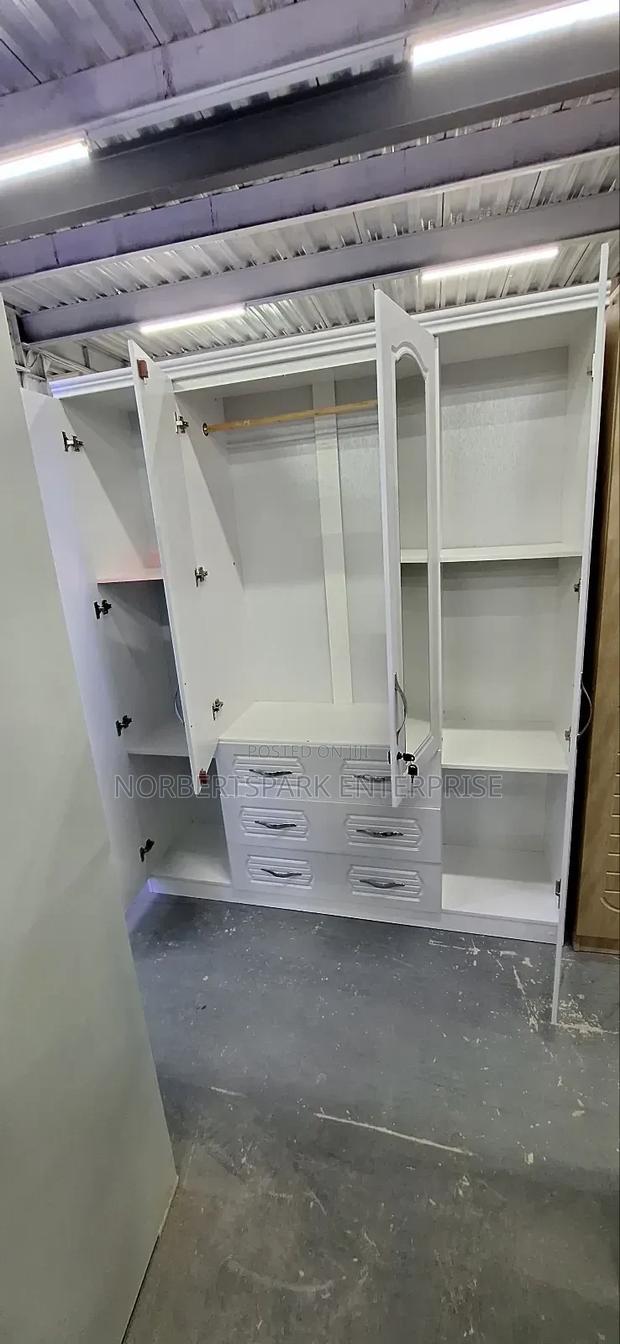 Wadrobe(4 Doors) Imported · Photo 2