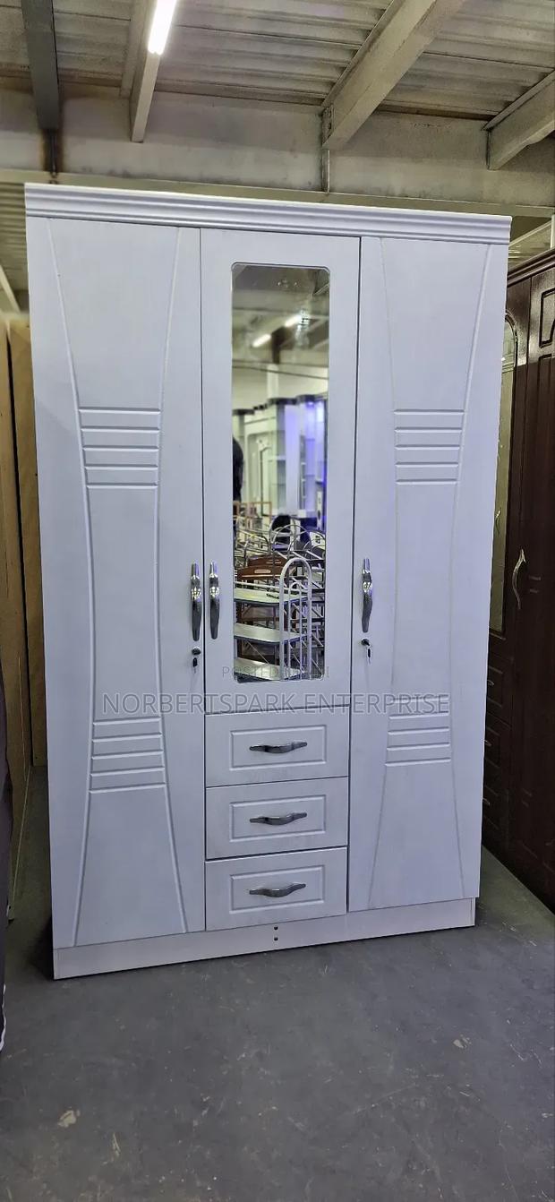 Wardrobe(3 Doors) Imported · Photo 3