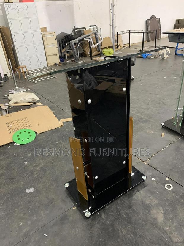 Glass Pulpit · Photo 4