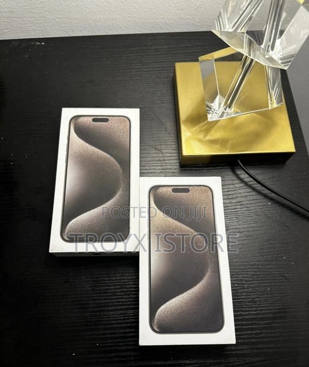 New Apple iPhone 15 Pro Max 256 GB Gold