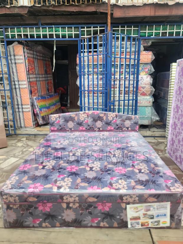 Queen Inbuilt Foam/Wood Bed · Photo 1
