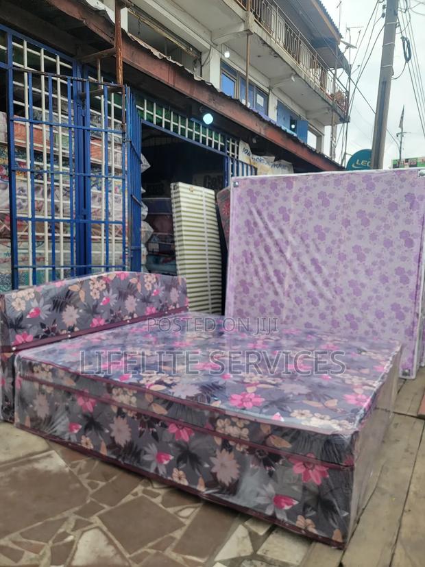 Queen Inbuilt Foam/Wood Bed · Photo 2