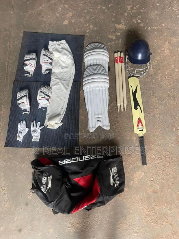 Original Slazenger Cricket Sets From the UK · Photo 3