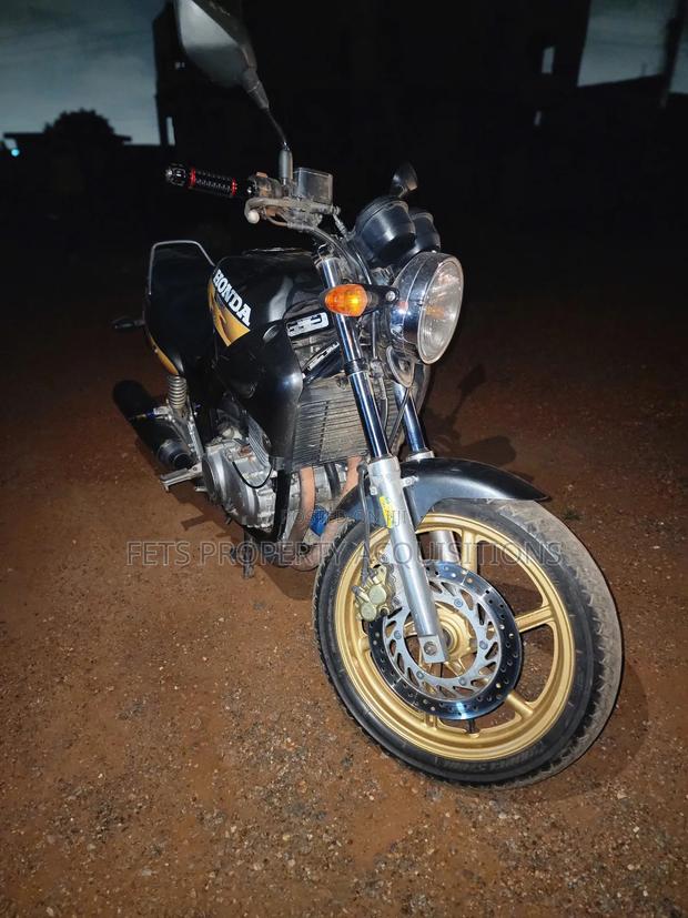 Honda CB 2003 Brown · Photo 1