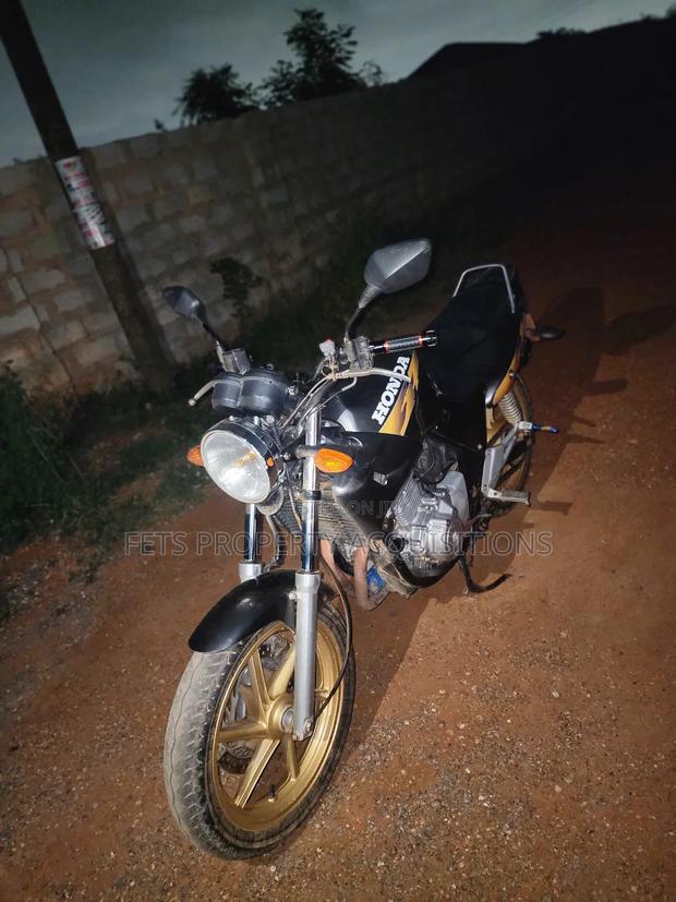 Honda CB 2003 Brown · Photo 2