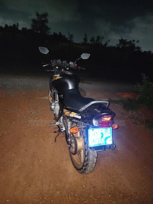 Honda CB 2003 Brown · Photo 4