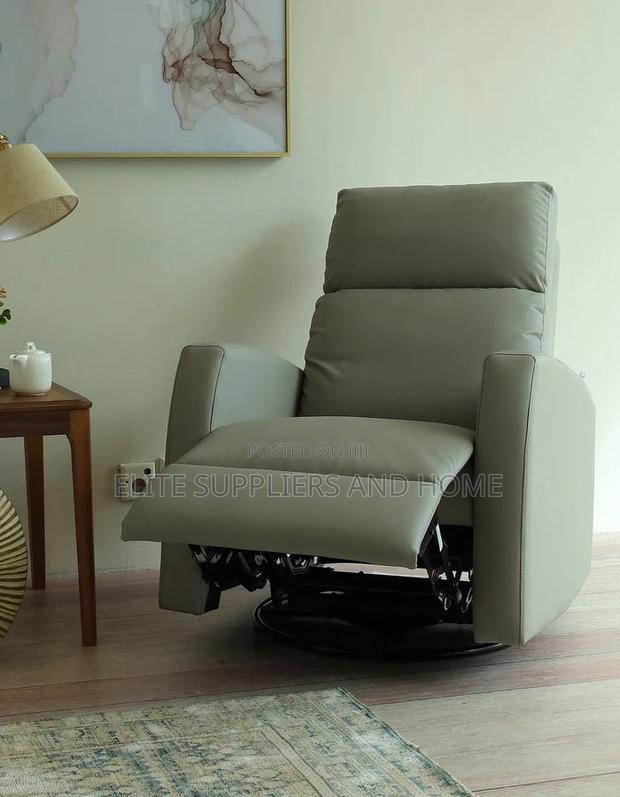 Recliner Chair · Photo 1