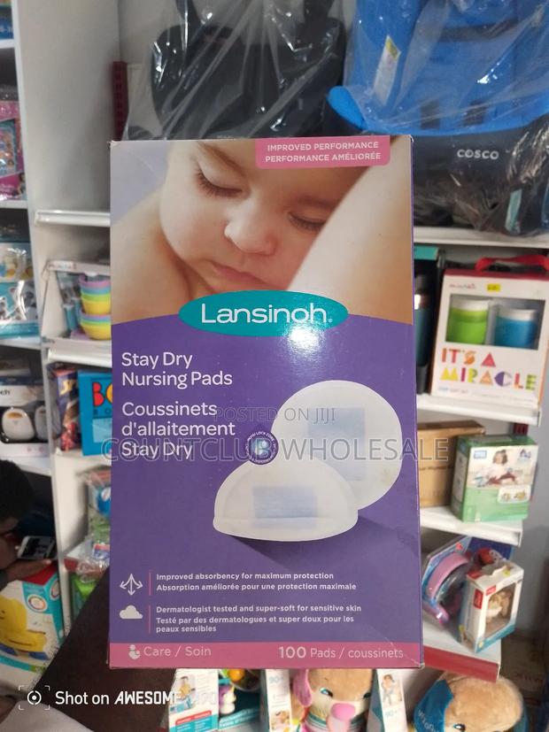 Lansinoh Stay Dry Nursing Pads · Photo 2