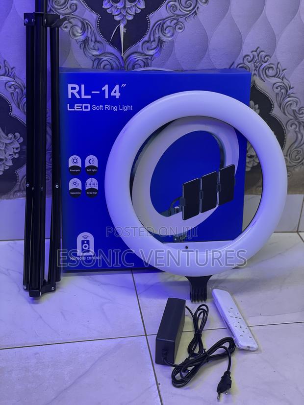 RL LED Ring Light 14” With Stand · Photo 3