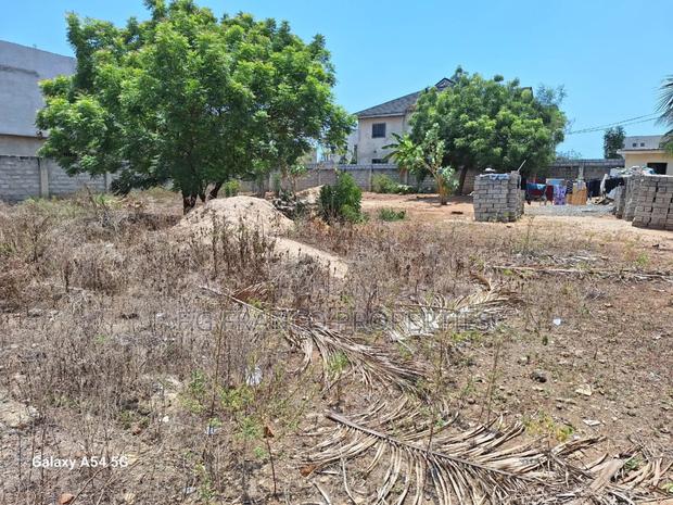 2 Plots of Land for Sale at East Airport · Photo 3
