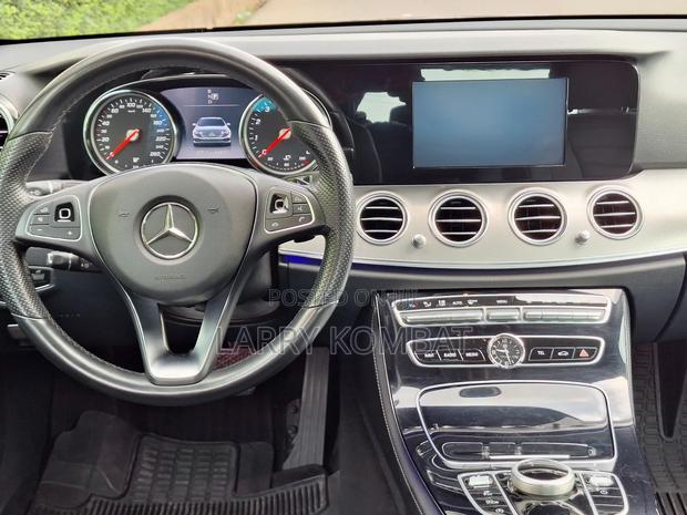 Mercedes-Benz E300 2018 Black