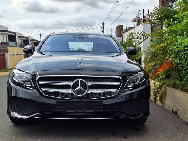 Mercedes-Benz E300 2018 Black