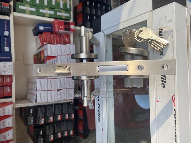 Door Lock (Rosette Curve Handle ) · Photo 4