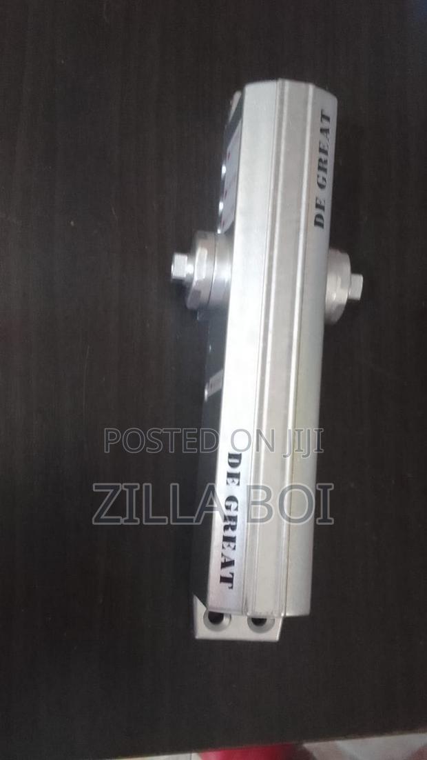 Door Closer Concealed Door Closer · Photo 3