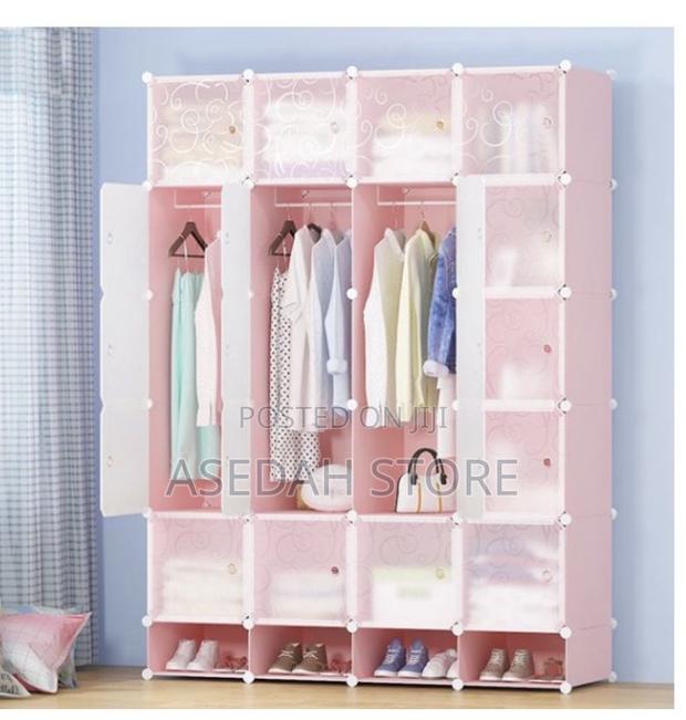 20 Cubes Plastic Wardrobe · Photo 2