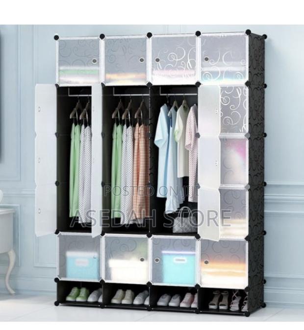 20 Cubes Plastic Wardrobe · Photo 3
