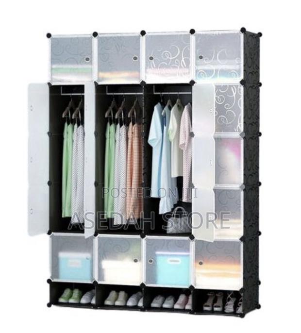 20 Cubes Plastic Wardrobe · Photo 1