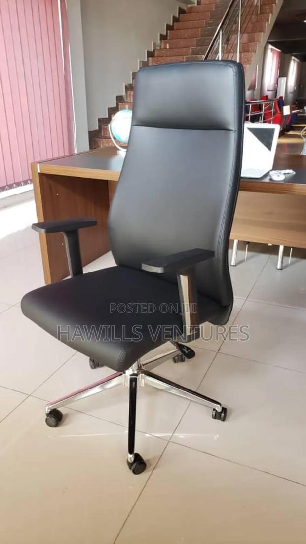 Office Swivel Chair · Photo 1